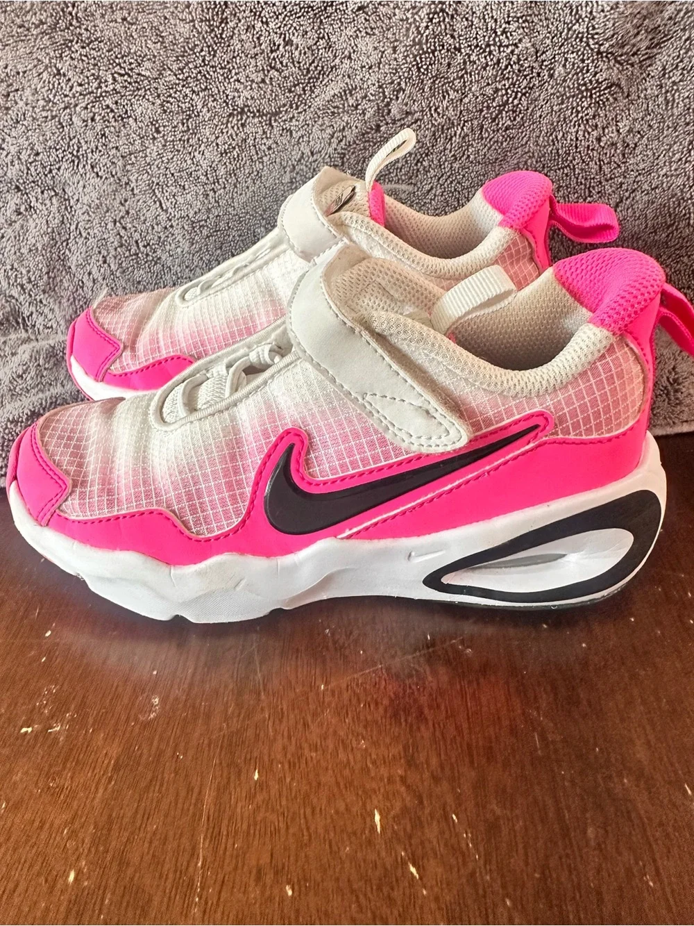 Nike bright pink